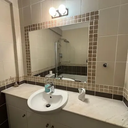 Cozy In Beautiful Complex