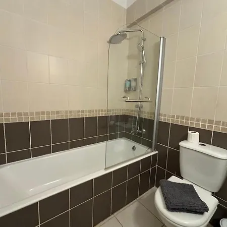 Cozy In Beautiful Complex *