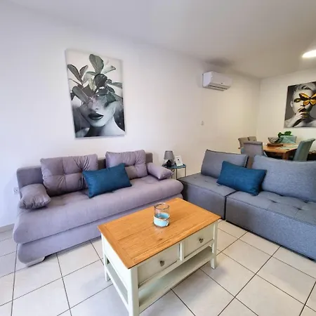 Cozy In Beautiful Complex Apartament Pafos