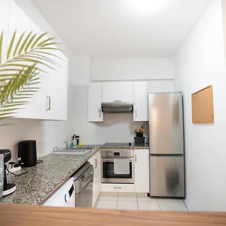 Cozy In Beautiful Complex Apartment
