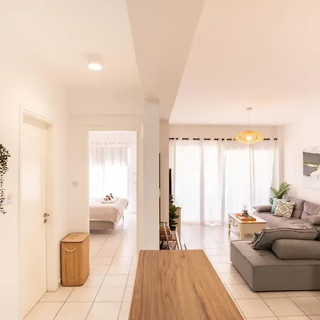Cozy In Beautiful Complex Apartment *