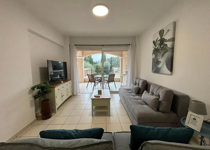 Cozy In Beautiful Complex