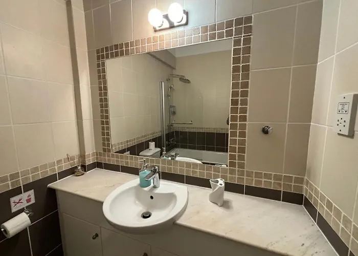 Cozy In Beautiful Complex