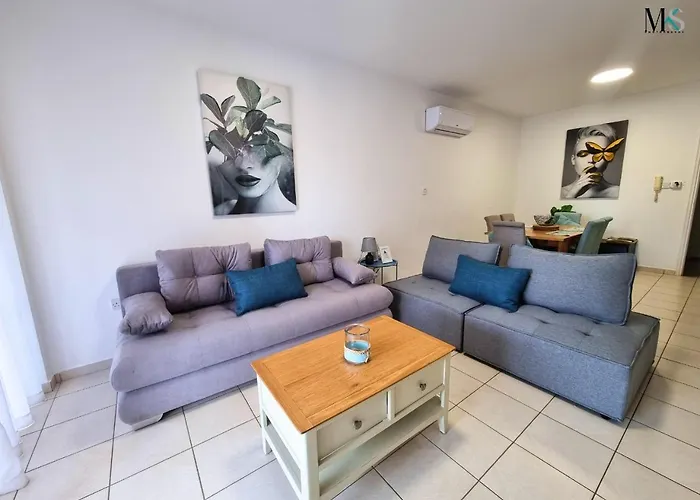 Cozy In Beautiful Complex Apartmán Paphos