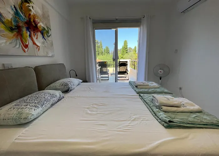 Cozy In Beautiful Complex Paphos