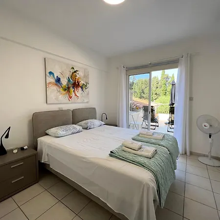 Cozy In Beautiful Complex Paphos